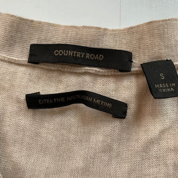 100% fine Merino wool cardigan XS perfect cond - Picture 2 of 2